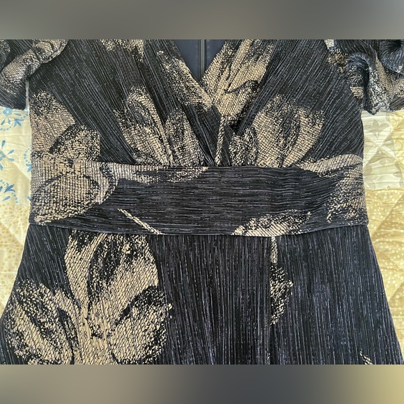 Betsy & Adam, Gun Metal Foil Print, Flutter Sleeve, Long Gown Size 12 - Picture 12 of 16